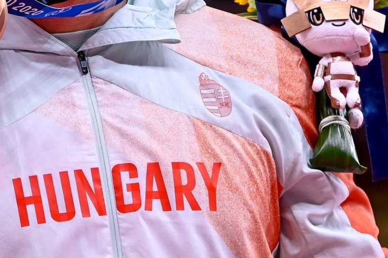 Csíkban és Udvarhelyen is jól ismert magyarországi márka ruhájában vonul fel a magyar olimpiai csapat