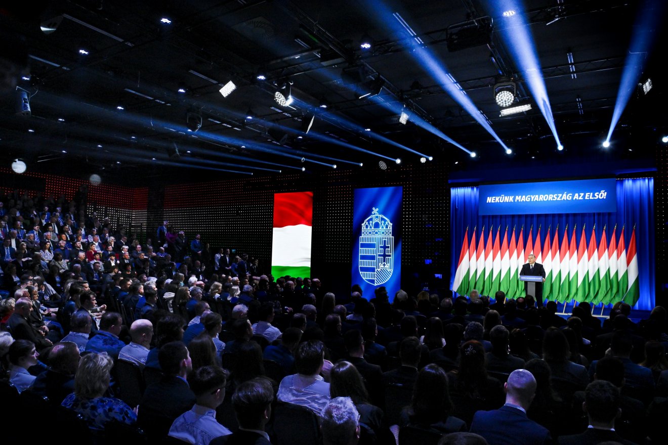 Orbán szerint a parlamenti ülésszak kezdetén ratifikálhatják Svédország NATO-csatlakozását