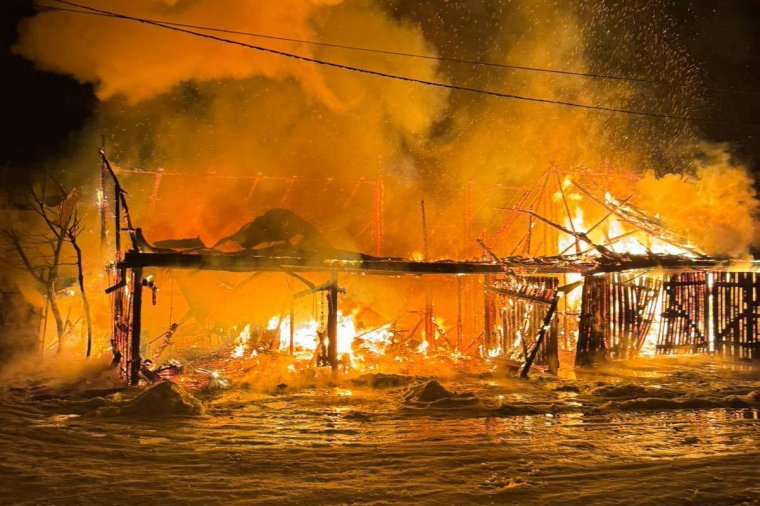 Több embert is kimenekítettek, miután tűz ütött ki Gyergyótölgyesen