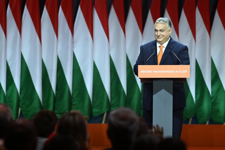 „Nem lehet pénzért büntetlenül árulni a hazát”, jelentette ki a Fidesz élére újraválasztott Orbán Viktor