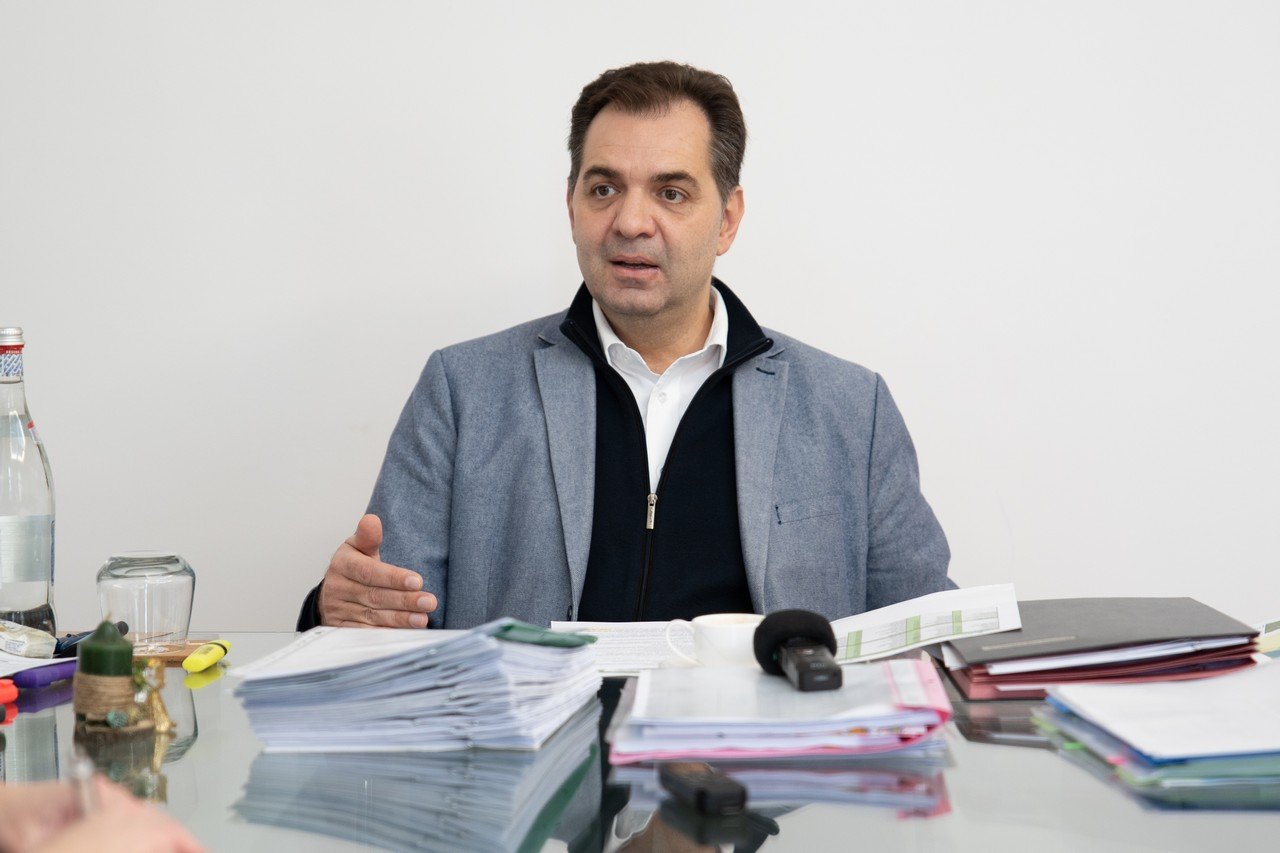 A magyarokat érintő közigazgatási kihívásokról és politikai szélsőségekről nyilatkozott Antal Árpád