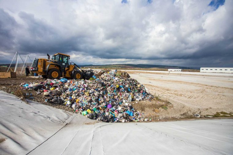 A béka ülepe alatt van Románia a hulladékgazdálkodás és -újrahasznosítás terén