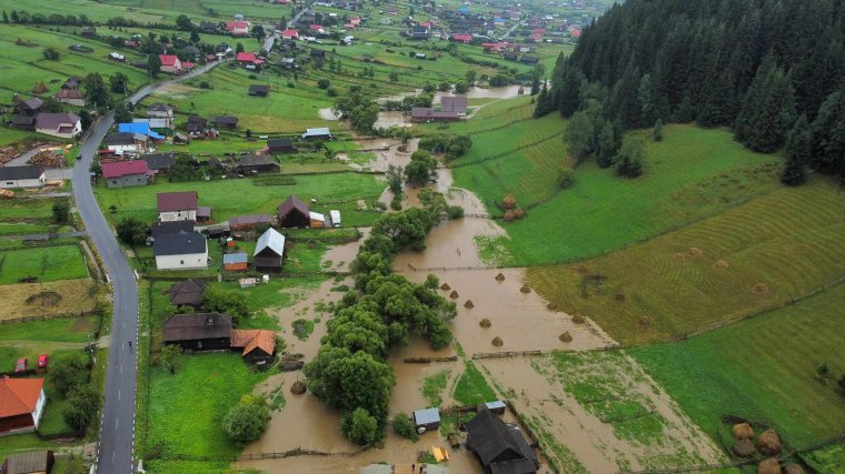 Udvarokat, házakat, mezőgazdasági területeket árasztott el a víz Bélborban