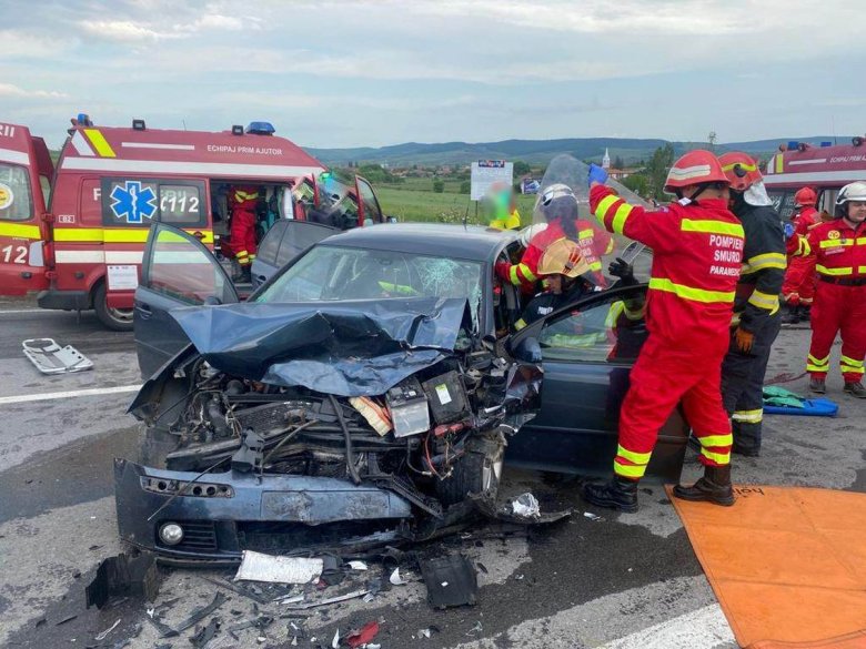Súlyos baleset Ákosfalván: hat személy érintett, teljesen áll a forgalom