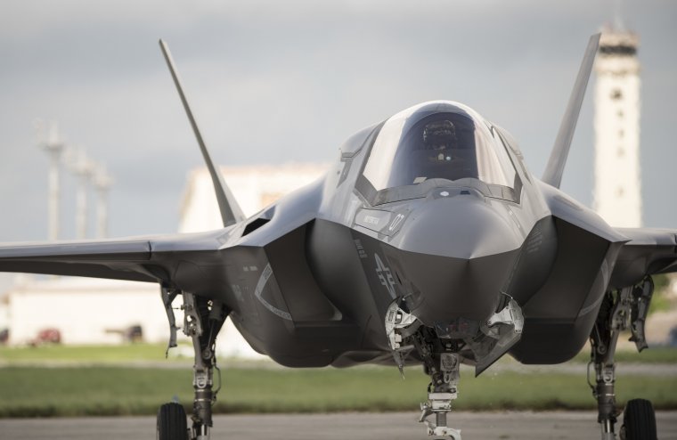 Várhatóan 6,5 milliárd dollárból korszerűsít a védelmi minisztérium: 32 darab F-35-ös vadászgépet vesznek