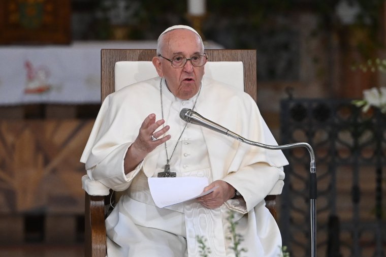 Ferenc pápa: a világ ismét az atomháború küszöbén áll