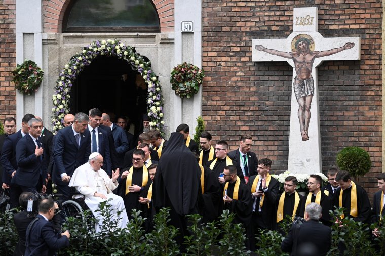 A görögkatolikus közösséggel is találkozott Ferenc pápa