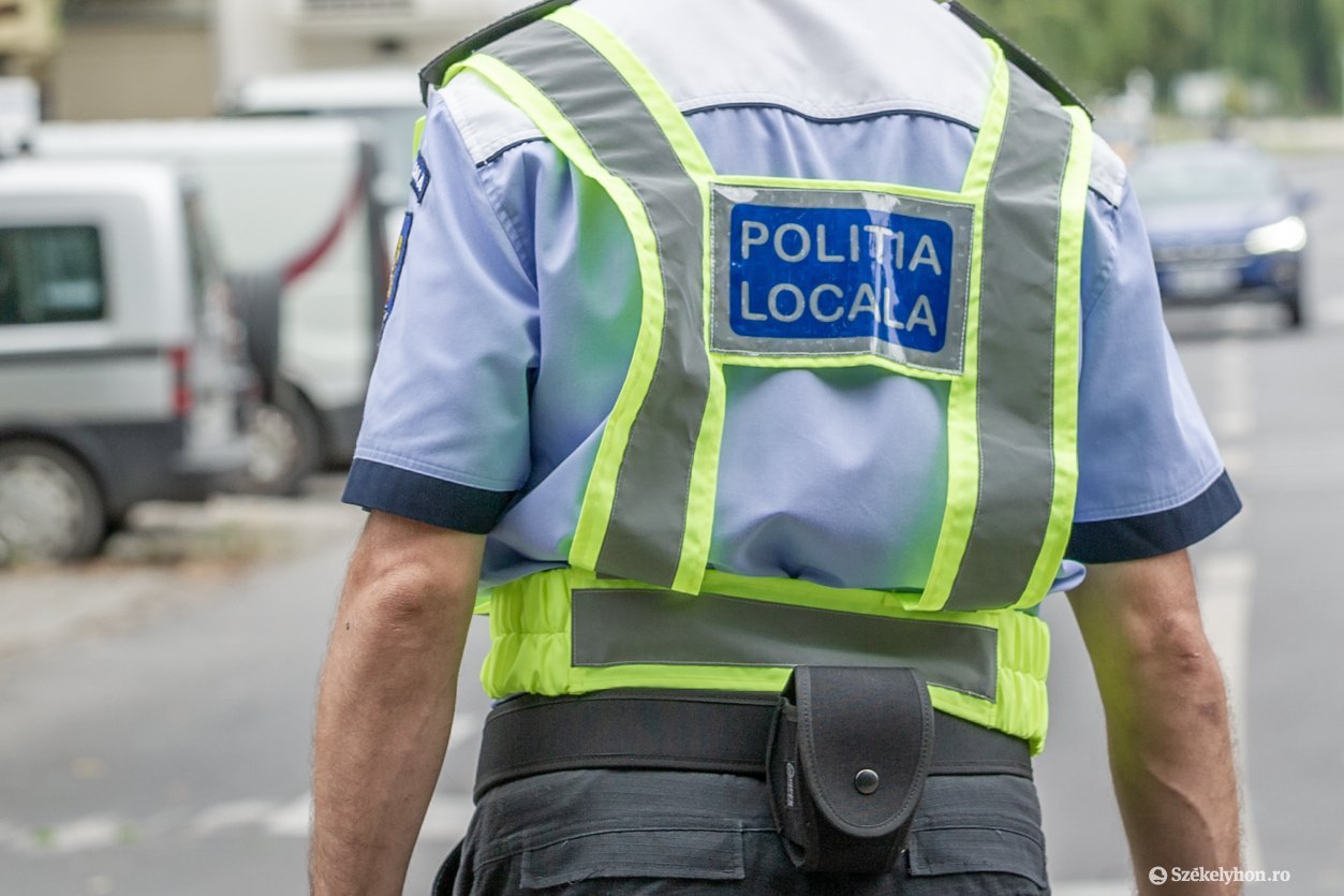 Ellentmondó állítások a helyi rendőr távozásáról