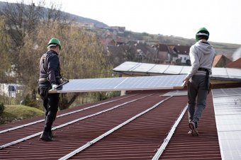 Százmillió eurós napelemgyártó üzemet létesít egy magyar cég Romániában