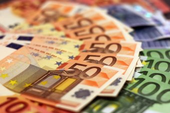2029-ről 2026-ra hozná előre az euró bevezetésének határidejét a pénzügyminiszter