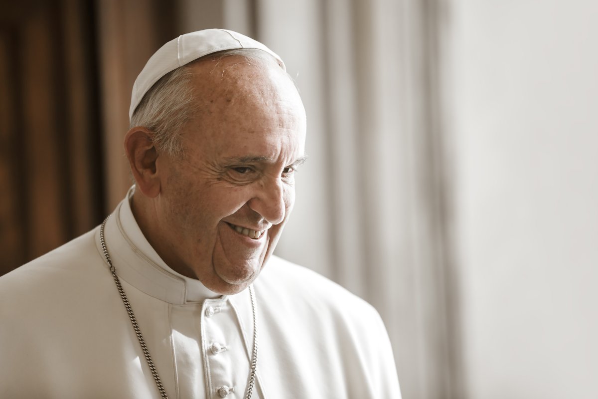 Óvatosságra és a járvány miatti korlátozások betartására szólított fel Ferenc pápa