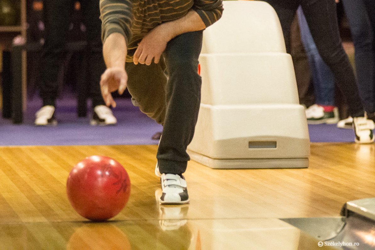 A sport mindenkié: bowlingverseny fogyatékkal élőknek
