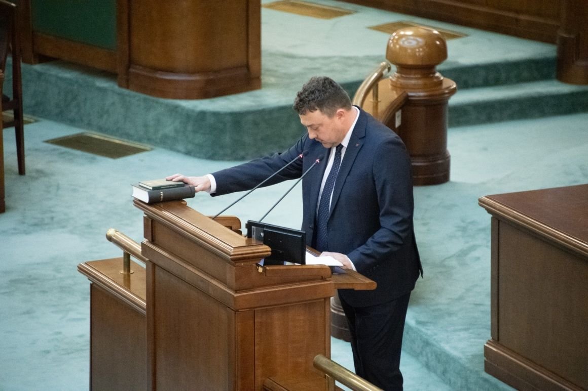 Novák után Novák a román szenátusban