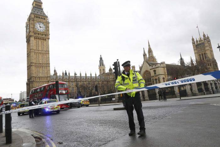 Scotland Yard: négy halottja és legalább húsz sérültje van a londoni támadásnak