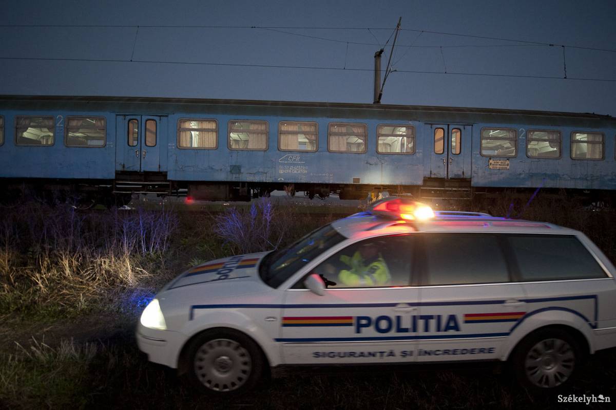 Vonattal ütközött egy személygépkocsi, öt fiatal vesztette életét