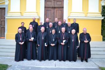 Kikeltek a mágia és a szekták ellen a katolikus püspökök