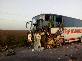 Kisbusz ütközött egy autóbusszal – két halott