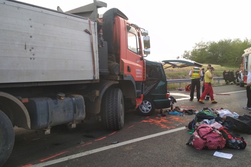 Maros megyei kisbusz balesetezett Magyarországon – heten életüket vesztették