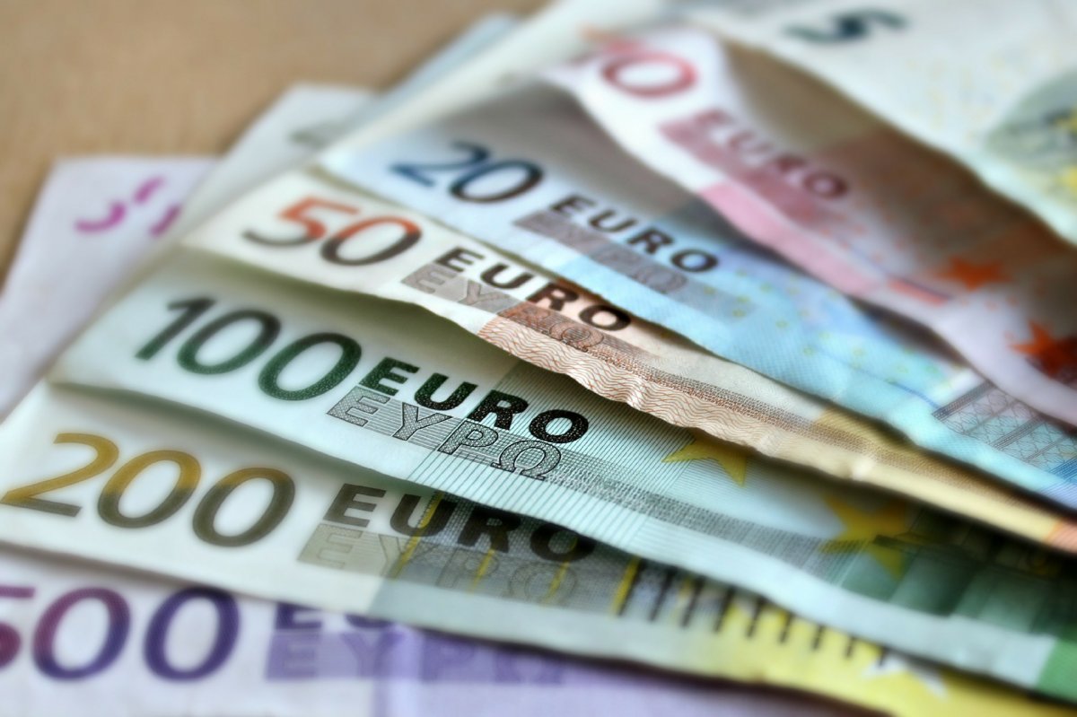 Hamis euróval fizettek