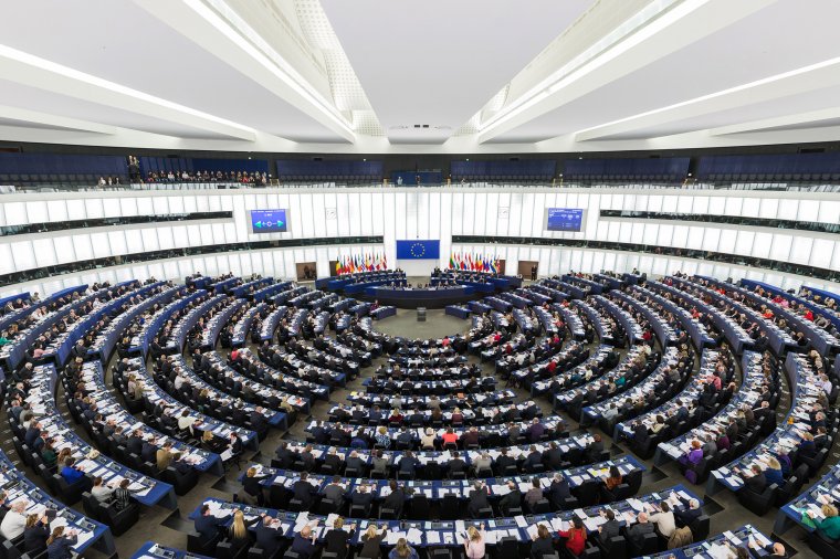 EP-választás: az Európai Néppárt adja a legnagyobb frakciót az exit pollok szerint