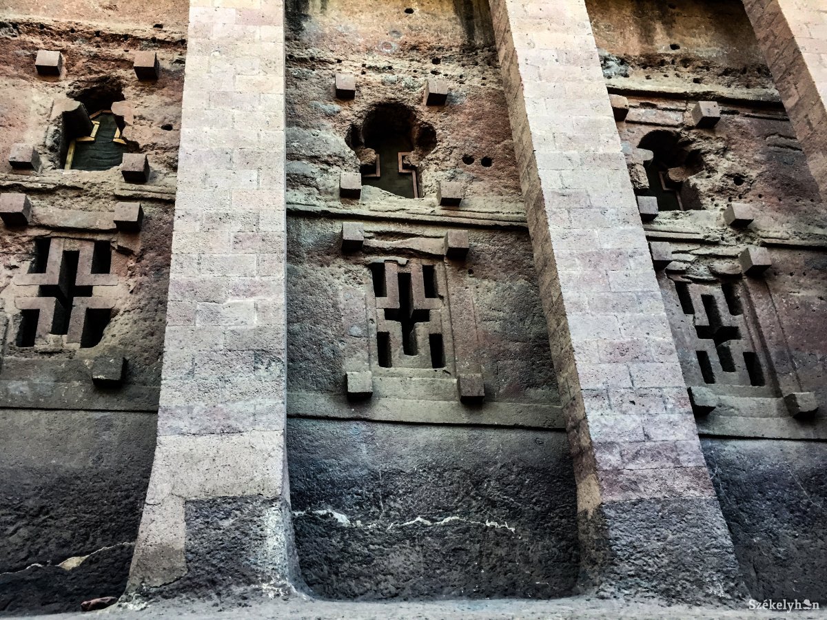 Lalibela sziklatemplomainak egyik fala •  Fotó: Jászberényi Sándor