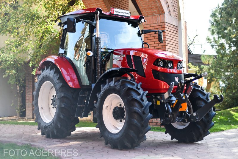 Modern traktorhoz képzés is kell: a cégek kérésére mezőgépész-oktatás indul Kovászna megyében