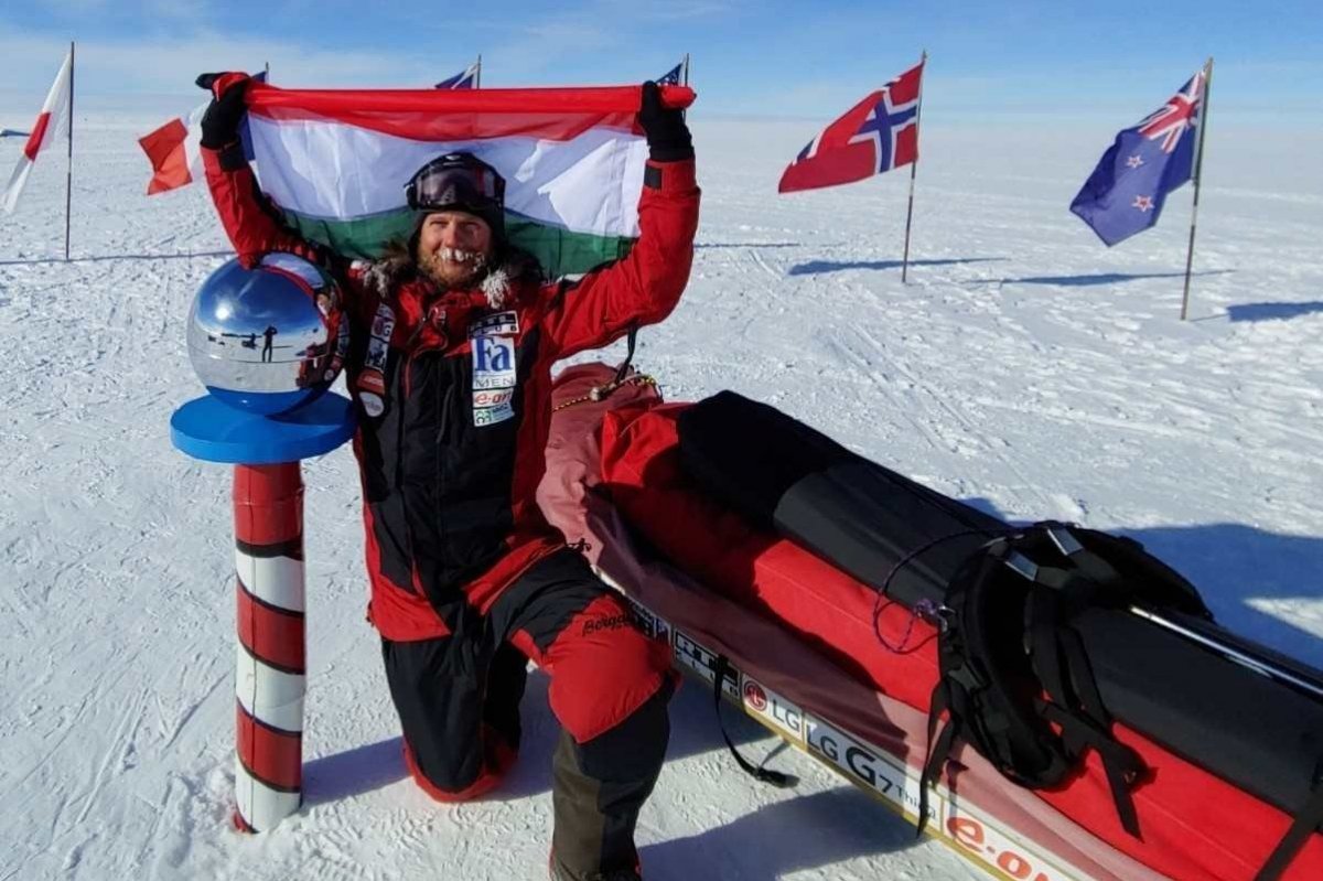 Ő az első magyar, aki az Antarktisz partjáról indulva elérte a Déli-sarkot