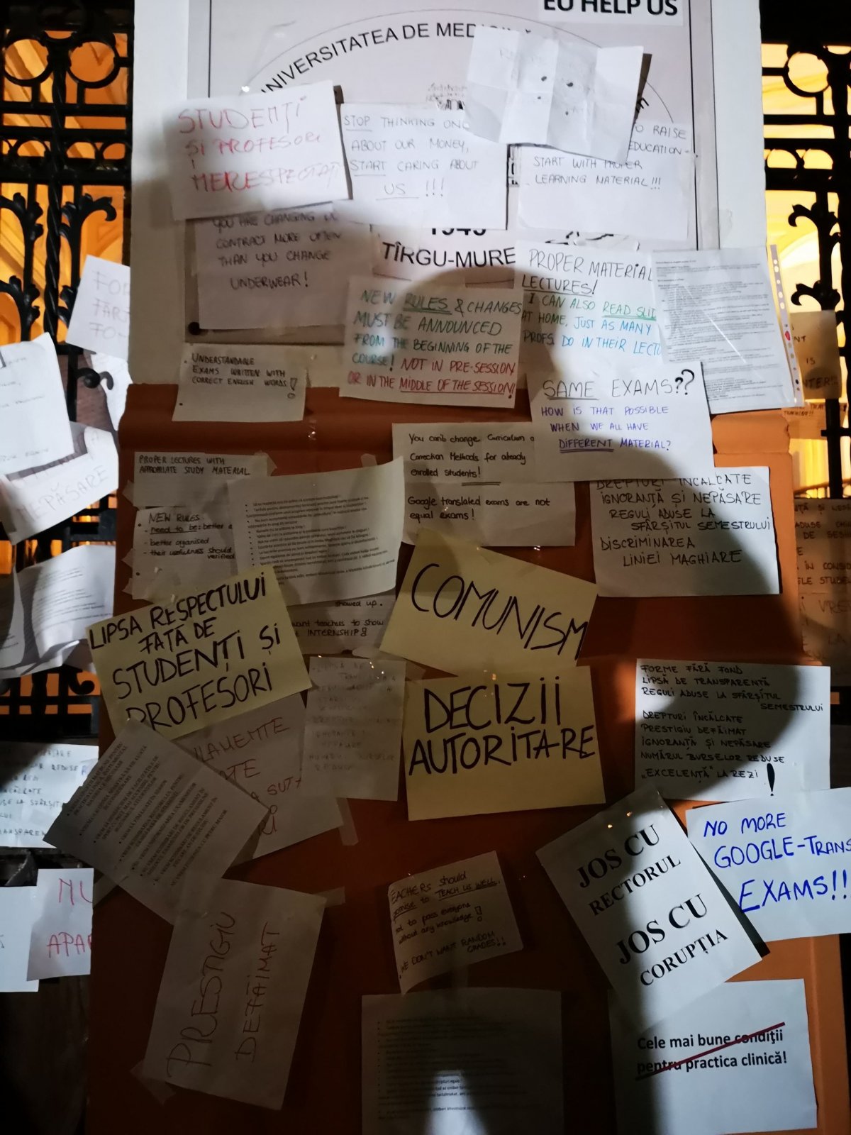 Orvosis tiltakozás: nem csak a magyar diákoknak van elegük