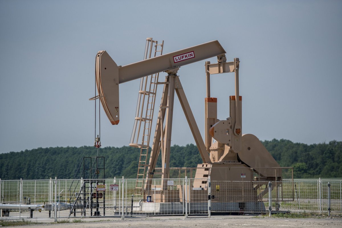 Spekuláció állhat a hétfői olajár-zuhanás mögött