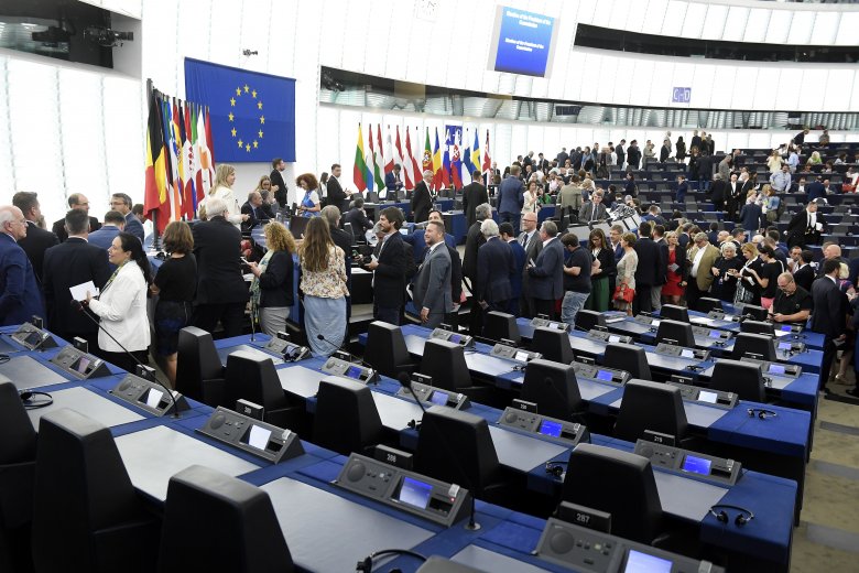 Nem nyilvánít véleményt az Európai Bizottság Iohannis magyarellenes uszítása ügyében
