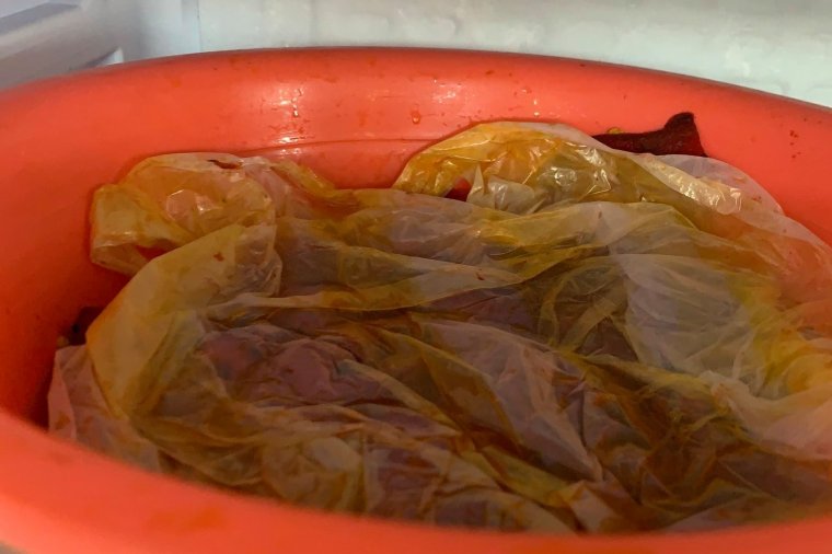 Máramaros: lejárt szavatosságú húst talált a rendőrség egy nagybányai iskola menzáján