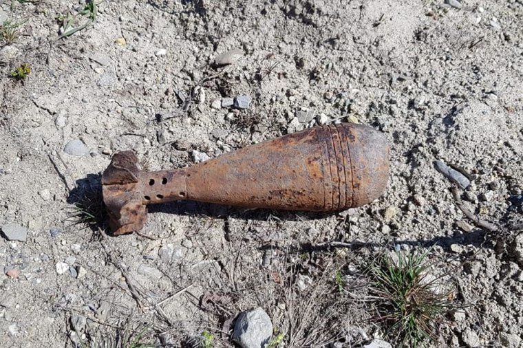 Világháborús aknagránátot találtak a csíkszeredai Hargita utcában