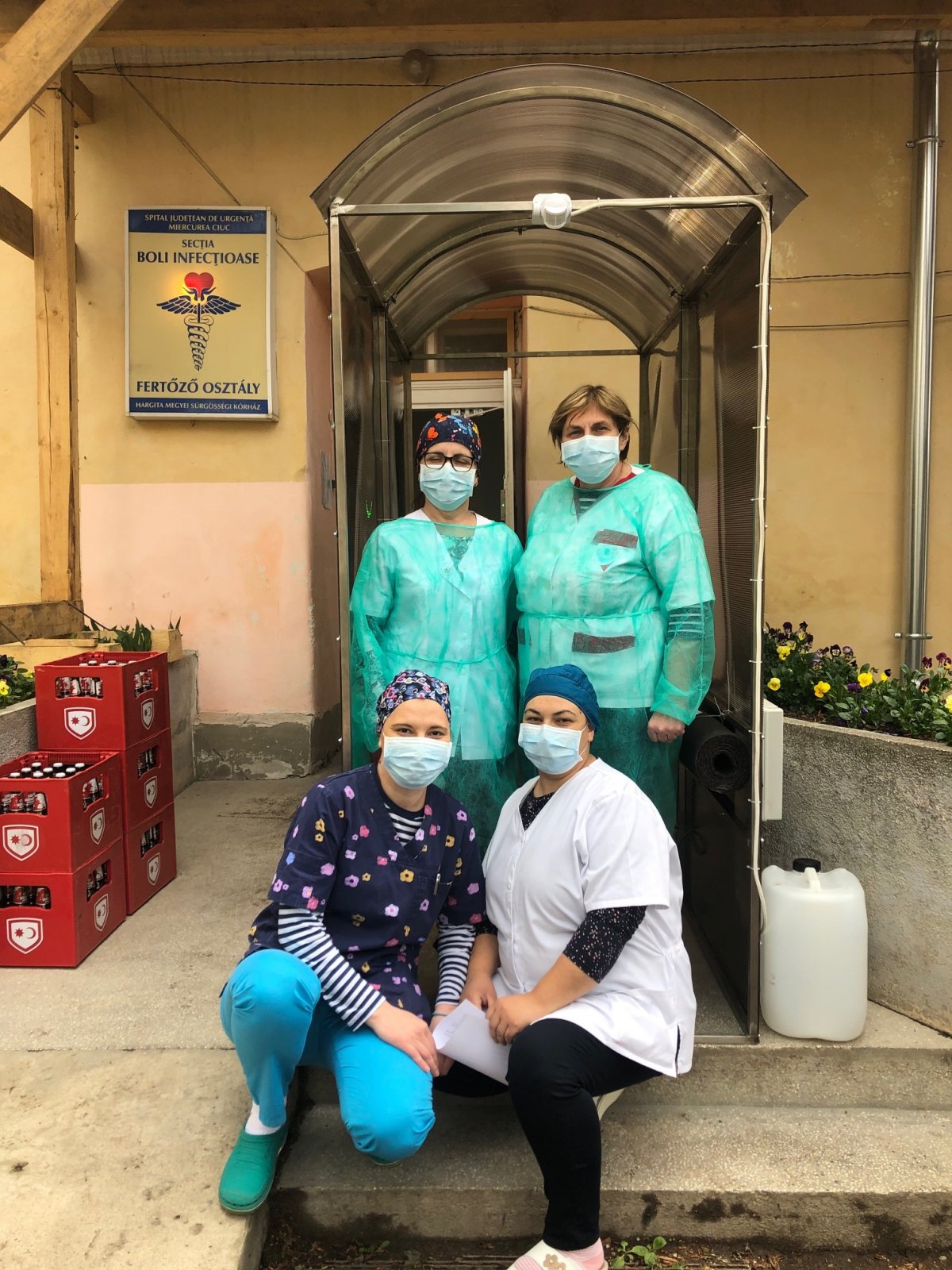Fertőtlenítő alagutat kapott adományba a csíkszeredai kórház