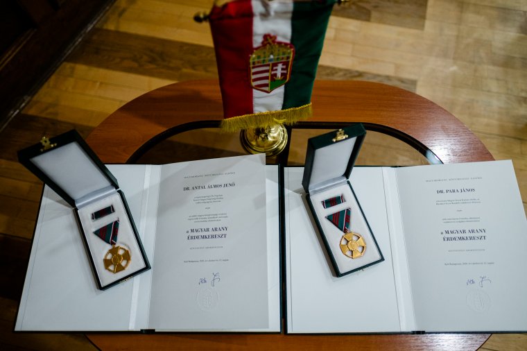 Magyar állami kitüntetés két sepsiszentgyörgyi orvosnak