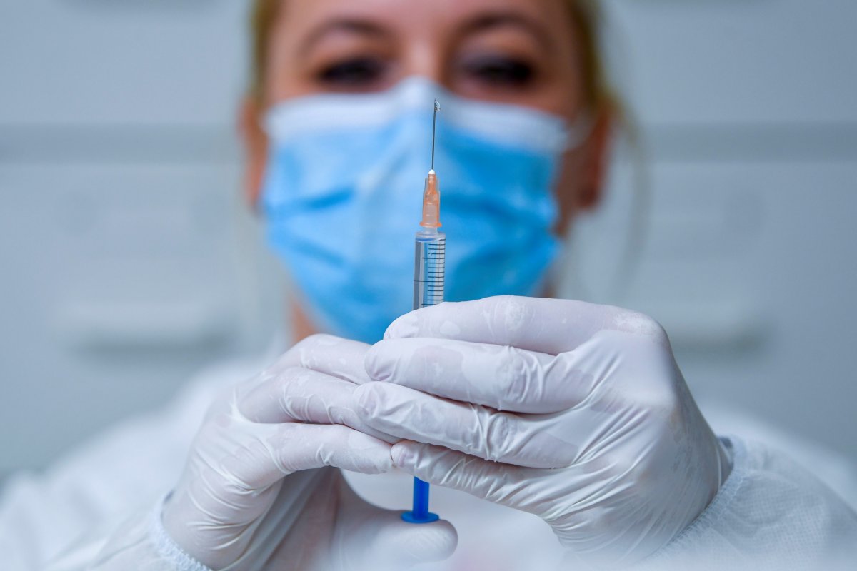 Cîţu: fel sem merült a koronavírus elleni védőoltás kötelezővé tétele