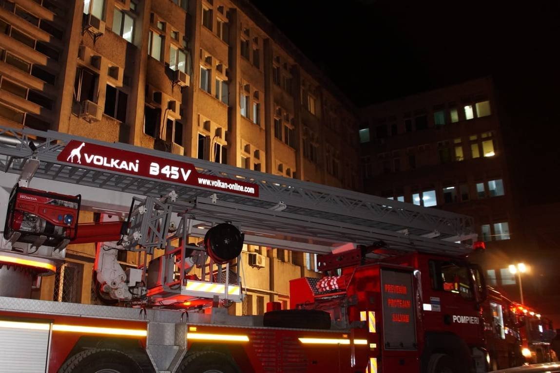 Hét férfi és három nő vesztette életét a Piatra Neamţ-i kórházban kiütött tűzben