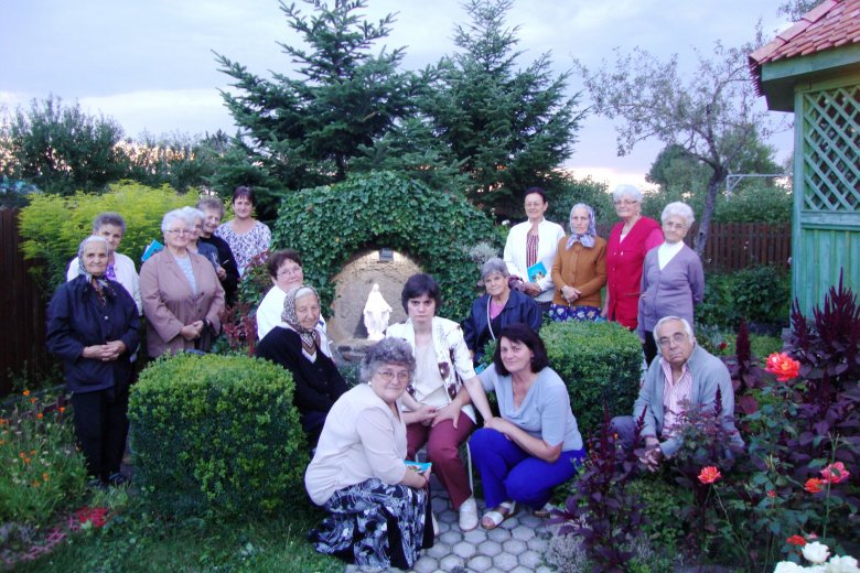 A közös ima erejében hisznek a harminc éves szentegyházi rózsafüzér-társulatnál