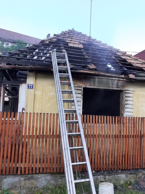 Tűz ütött ki egy balánbányai házban, égési sérüléseket szenvedett a lakója