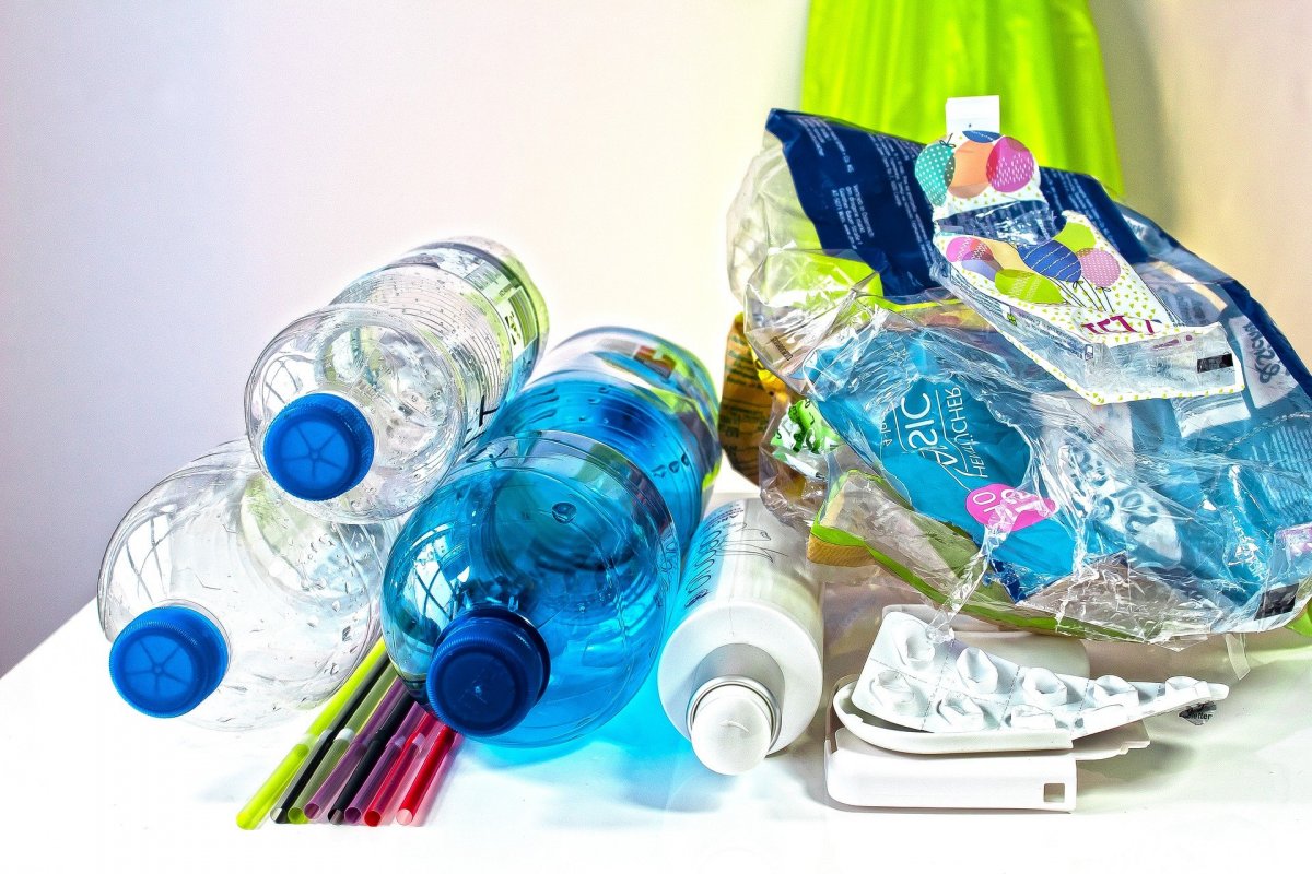 Romániában is betiltják az egyszer használatos műanyagtermékeket