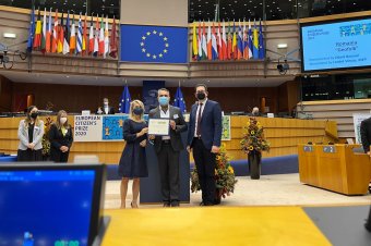 Átvette az Európai Polgár díjat a székelyudvarhelyi fényképész
