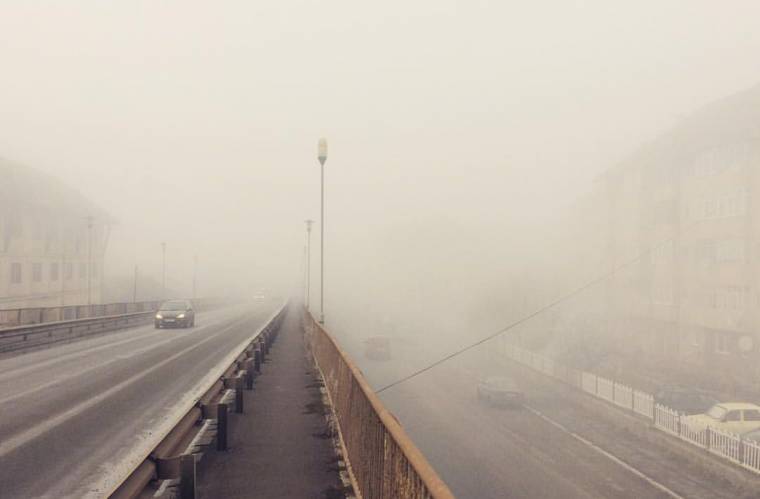 Sűrű ködre figyelmeztetnek a meteorológusok az ország négy megyéjében
