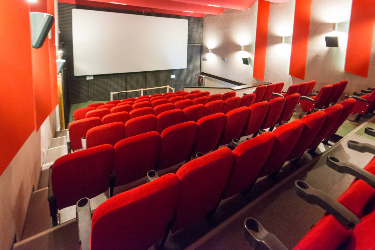 Beindul az élet a felújított sepsiszentgyörgyi moziban