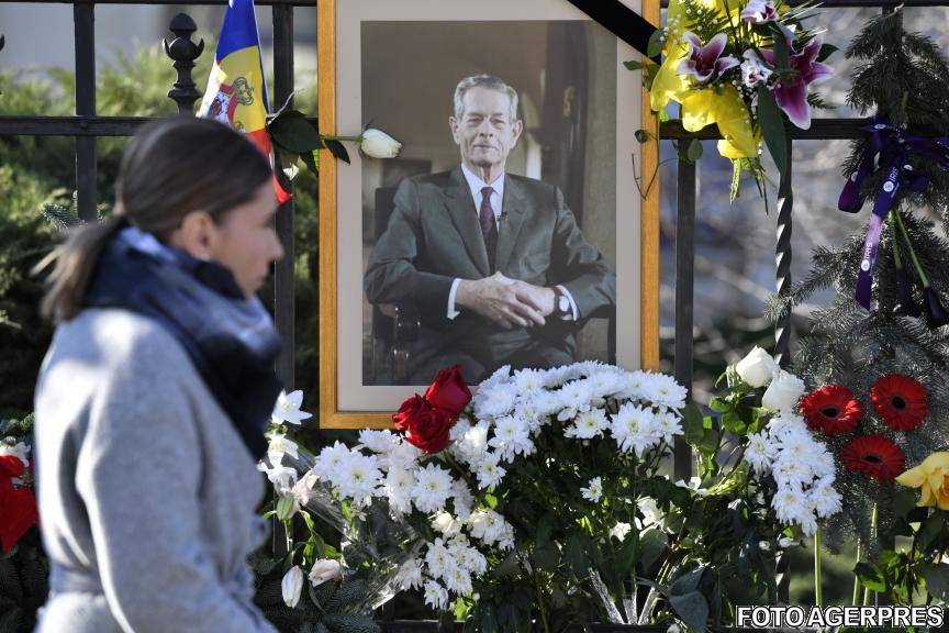 Megérkezett a Mihály király holttestét szállító koporsó Bukarestbe