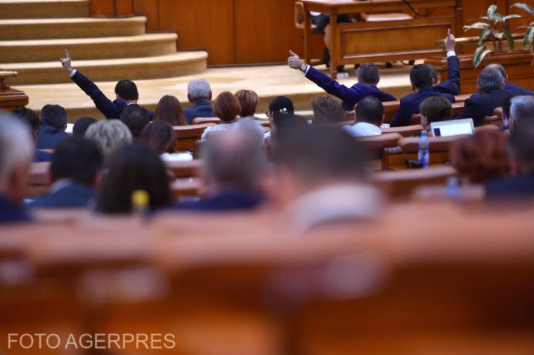 Megszavazta a parlament a lehallgatásokra alapozott perek újratárgyalásáról szóló törvénytervezetet