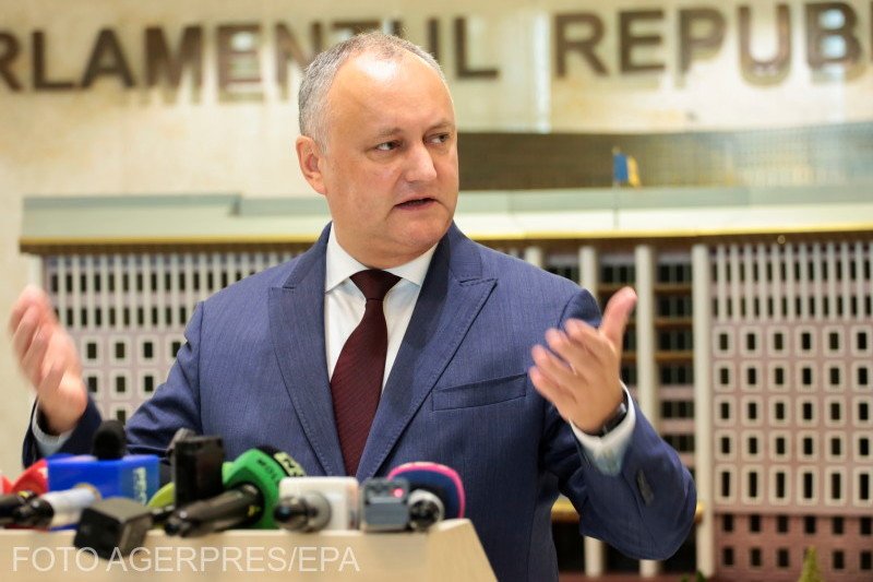 Korrupció miatt emeltek vádat Igor Dodon korábbi moldovai államfő ellen