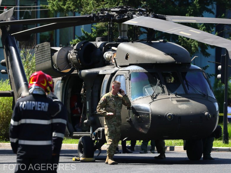 Villanypóznákat is kidöntött a Bukarest forgalmas részén kényszerleszállást végrehajtó amerikai helikopter