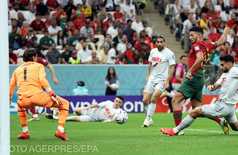 A legkiegyenlítettebbnek jósolt nyolcaddöntő lett a legelsöprőbb, Portugália „kiütötte” Svájcot a vb-ről
