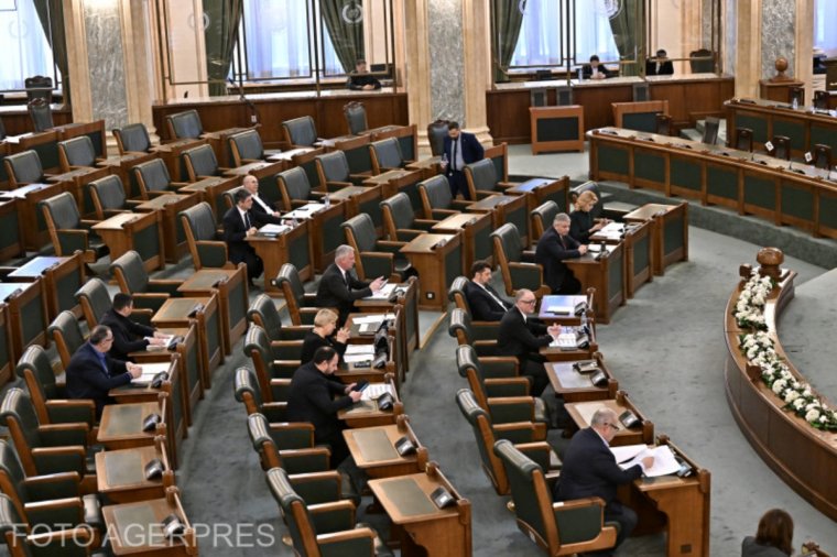 A szenátus is elutasította az autonómiatervezeteket, Șoșoacă Magyarországra küldött, és kétségbe vonta a székelyek magyarságát