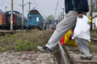 Szabálytalan vasúti átkelés miatt bírságoltak meg több mint 70 személyt egy hét leforgás alatt