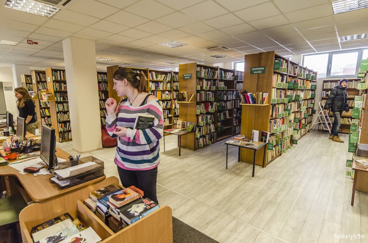 Több a látogató az új székhelyen működő csíki könyvtárban